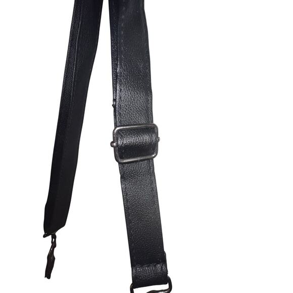 DSW white black trim handles Crossbody overnight tote shoe storage bottom 2024 - Picture 9 of 14